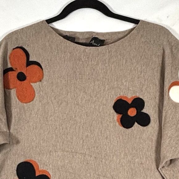 AAEDA Hazelnut Tan Dolma Sleeve Sweater Floral Accents  Pullover - Picture 4 of 12